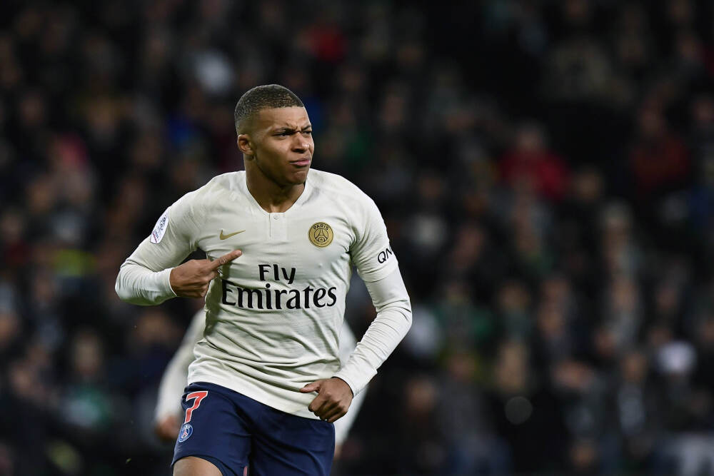 一枚导弹扰乱全球？特朗普至今未松口，泽连斯基获胜或非战争